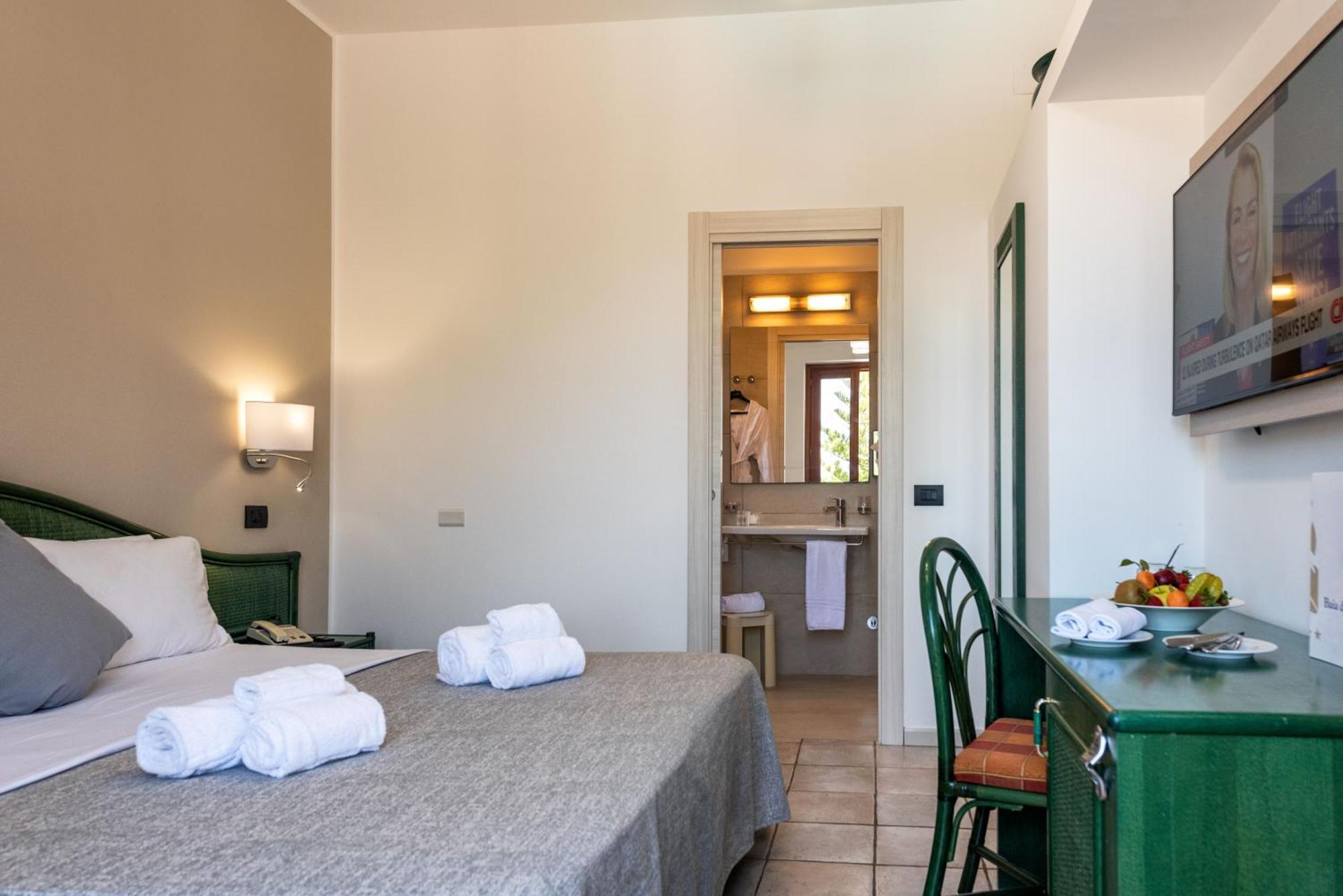 Baia Del Capitano Hotel 4*